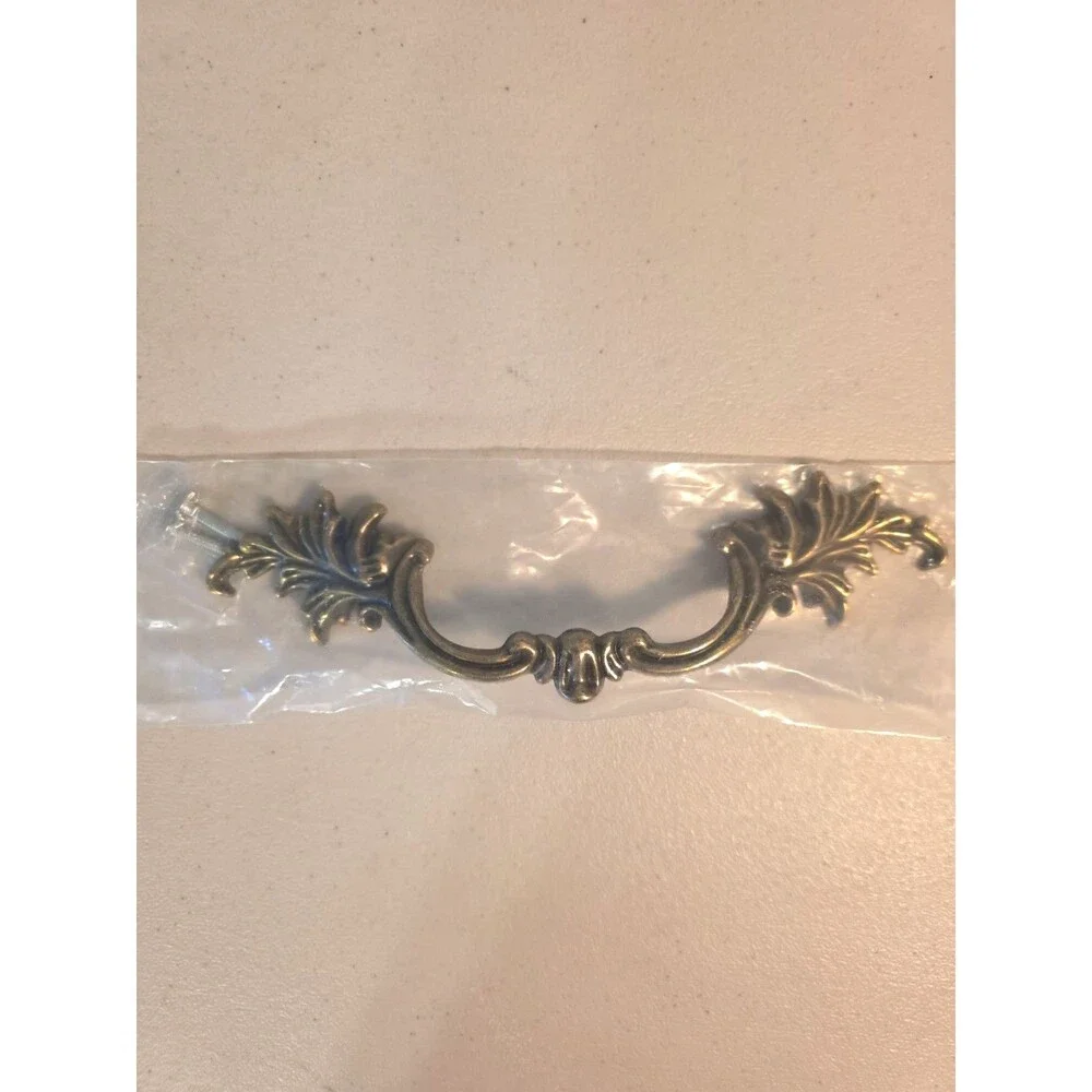 Jetland French Provincial Drawer Pull - 4 Inch Hole Centers, Antique Brass